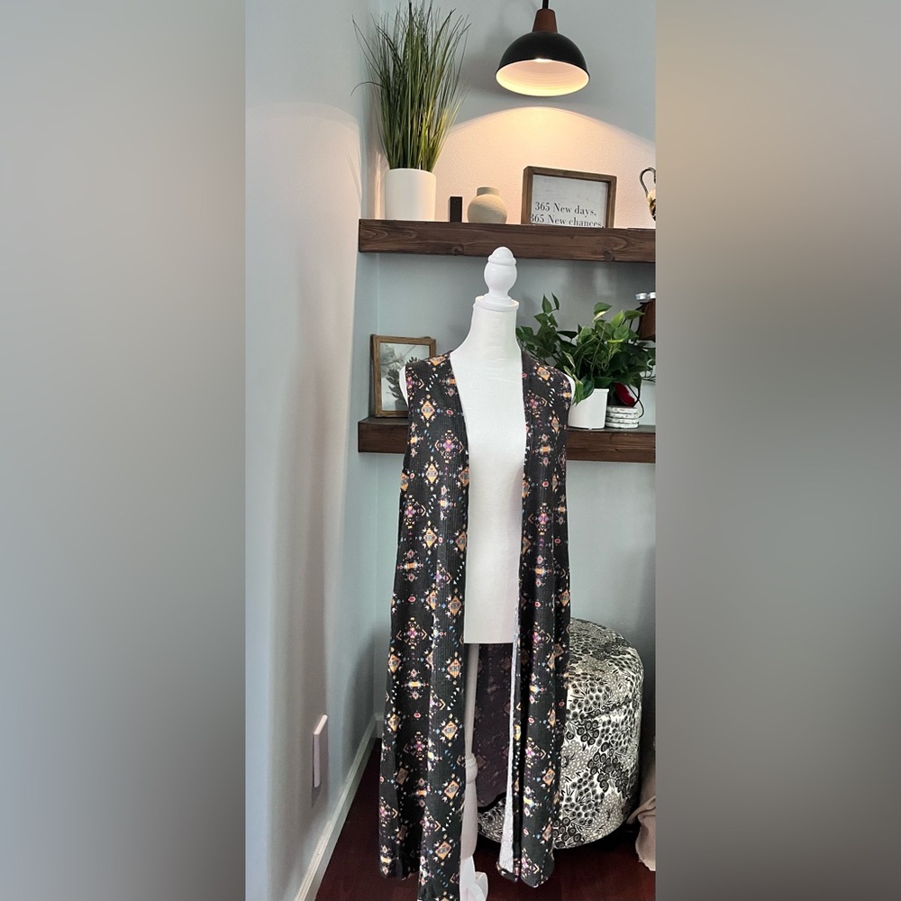 Lularoe Joy Floral Black Kimono Cardigan Vest
